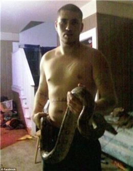 ▲ 모녀를 납치·감금한 혐의로 체포된 조디 칼라한이 자신의 페이스북에 올린 사진.
