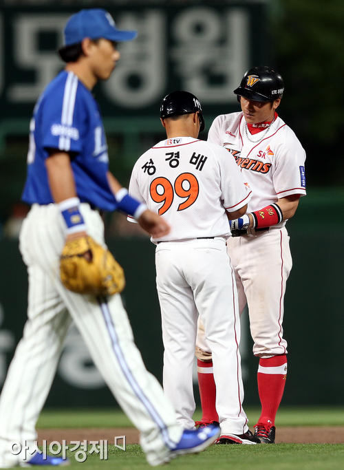 [포토] 박정권 '역전이야!'