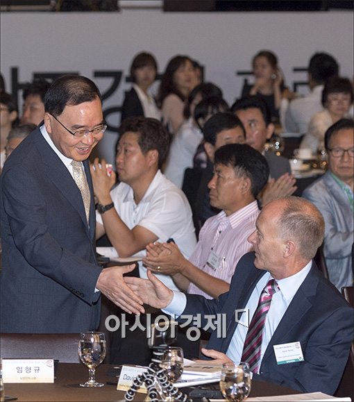 [포토]창조경제 전략가 만나는 정홍원 총리