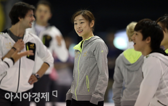 [포토] 아이스쇼 앞둔 김연아 '밝은 미소'