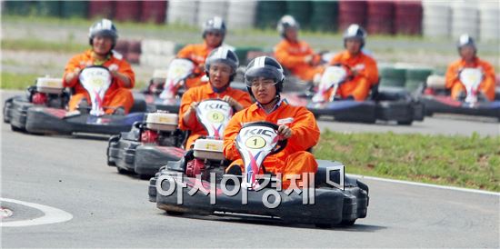 [포토]전남도청 실ㆍ국  카트대회