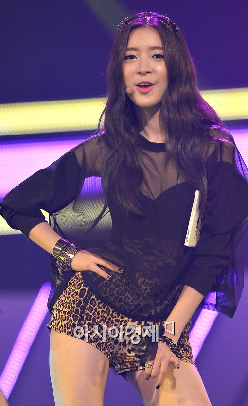 [포토]달샤벳 아영, 속 비치는 '시스루'