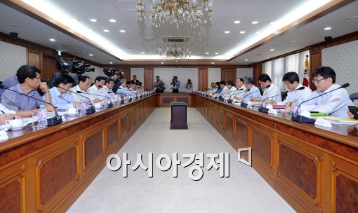 [포토]국가정책조정회의 '성폭력 근절'