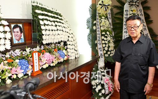 [포토]남성남, 故 남철 빈소 조문