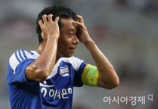 [포토] 염기훈 '전역 멀지 않았어'