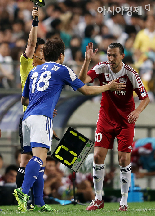 [포토] 구자철 '데얀, 오랜만이야'