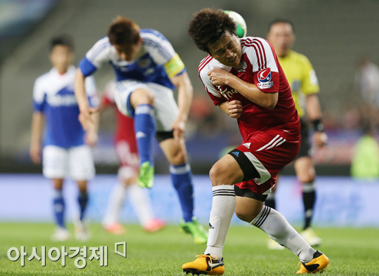 [포토] 유경렬 '구자철의 슈팅이란'