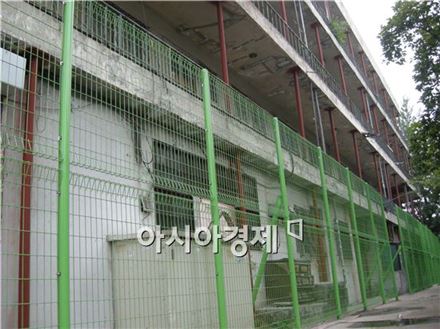 고도제한에 재개발 감감···"건물 무너질까 두렵다"