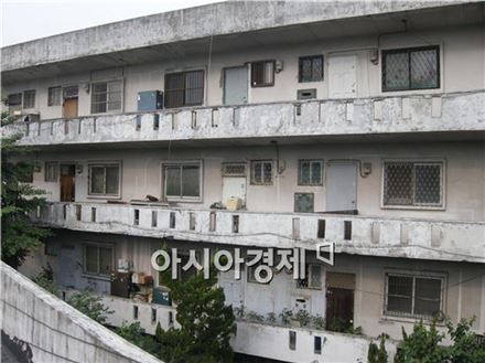 고도제한에 재개발 감감···"건물 무너질까 두렵다"