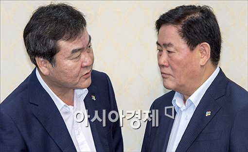 [포토]심각한 신제윤 금융위원장