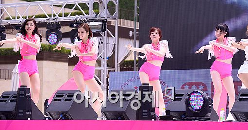 [포토]걸스데이, 파격적인 수영장 '쇼케이스'