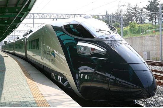한국형 차세대고속열차 ‘해무’ 시운전 