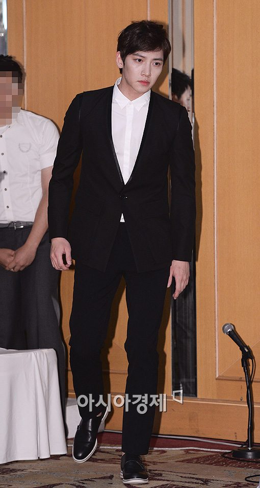 [포토]지창욱 '완벽하게 소화한 수트'