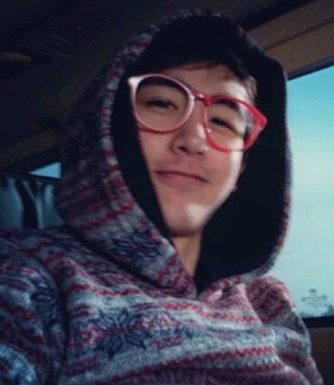 '2PM' 닉쿤, 익살스런 셀카 눈길 '얼굴 반을 차지하는 안경'