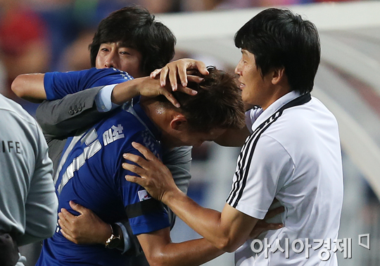 [포토] 홍철 '동점골 기쁨은 감독님과 함께~'