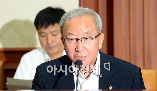 [포토]모두발언 하는 현오석 부총리 