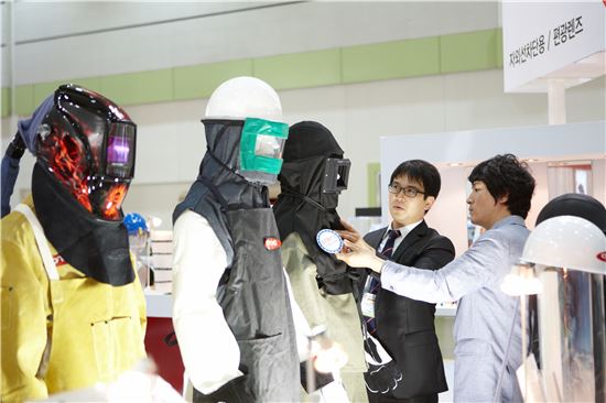 안전보건공단은 작업장의 안전문화 조성을 위해 매년 범국민이 참여하는 '산업안전보건강조주간' 행사를 마련한다.