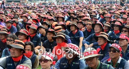 [포토]시청광장에 모인 건설노조 조합원들