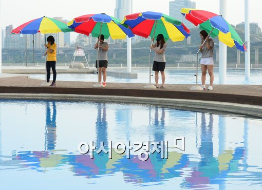 [포토]개장 준비하는 한강 수영장 