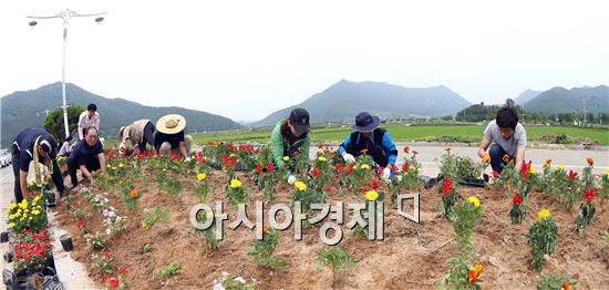 [포토]강진 청자축제장 손님맞이 준비 분주