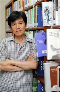 [책을 지키는 사람들]"도서관 개혁 멈출 수 없다"..정옥영 한국사서협회장