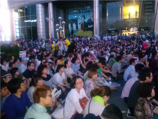 국정원 선거 개입 규탄 거리강연 열려...시민단체·시민 다수 참석