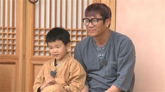 윤후 윤민수 자랑, "엄마 몰래 원하는 거 해준다"