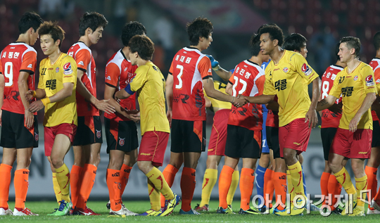 성남, 제주와 2-2 무승부…시즌 첫 4연승 제동(종합)