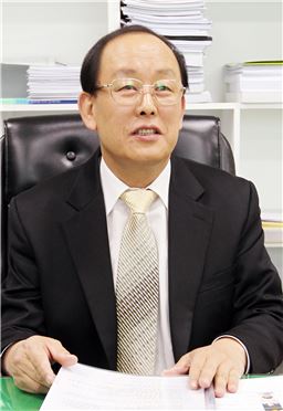 장석홍 전 함평부군수 함평군에 장학금 기탁