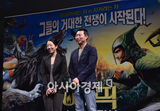 [포토]포즈 취하는 성지윤-이상준 블루스카이 한국인 애니메이터