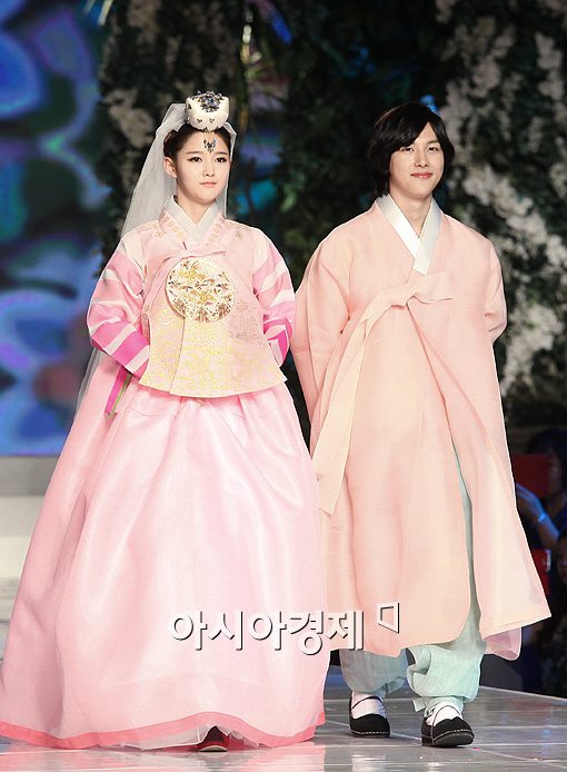 [포토]남보라-임시완, 신혼부부 같네~