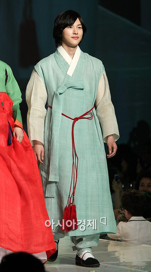 [포토]임시완 '꽃도령이 따로 없네~'