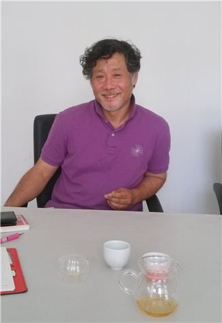 의재 허백련 선생이 설립한 '삼애다원'을 물려받은 아들 허달재·달문씨 형제는 우리 고유의 전통차를 지키고 발전시키기 위해 '무등산춘설차영농조합'이라는 마을기업으로 만들었다. 허달문씨는 "품질 향상과 연계상품 개발을 통해 우리의 전통차를 지켜나갈 것"이라고 말했다.  