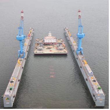 현대삼호重, 지역 조선업체 해상크레인 바지선 진수작업 도와