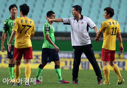 '무개념 논란' 김태환, FA컵 포항전 과오 씻을까