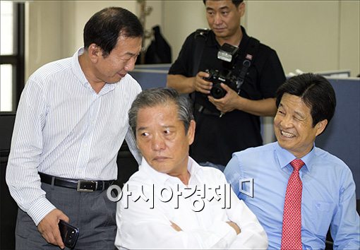 [포토]밝은 표정의 개성공단 기업인들