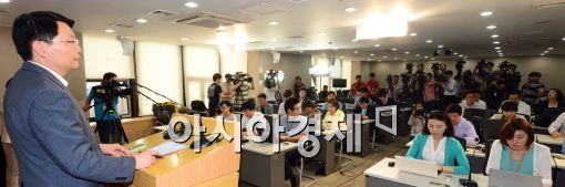 [포토]브리핑 하는 김형석 통일부 대변인