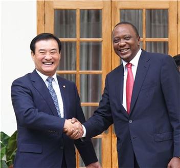 케냐 대통령, 姜 의장에 "포스코 등 SOC투자 기대" 