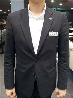 MINI 영업사원에 '맞춤 양복' 선물한 김효준 사장