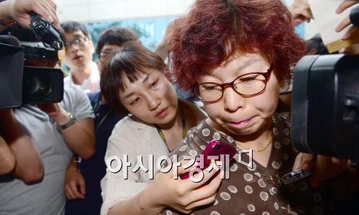 [아시아나機 반파]탑승자 가족 발동동 "연락 없어 직접 왔다" 