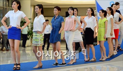 [포토]쿨맵시 패션, 워킹 선보이는 모델들