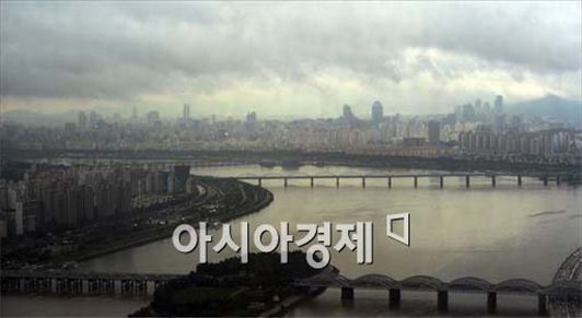[포토]먹구름 잔뜩, 어두컴컴한 서울