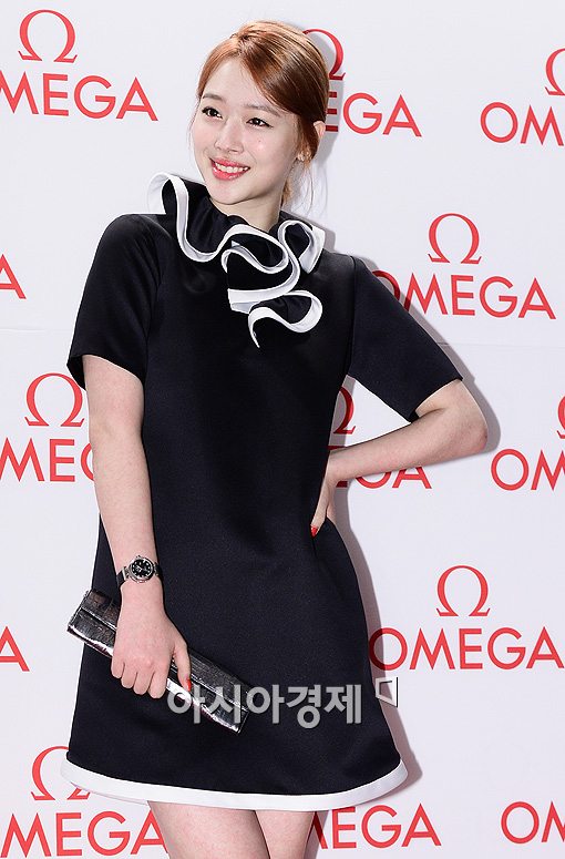 [포토]설리, 샤방샤방 '우유 빛깔 피부'