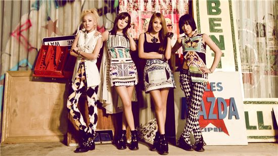 2NE1 "드디어 '성년돌', 19금 공연 해보고 싶다"