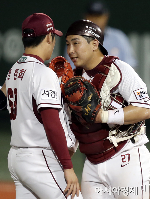 [포토] 대화 나누는 한현희-허도환