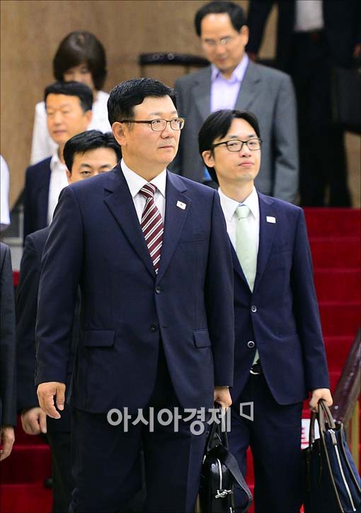 [포토]떠나는 대표단