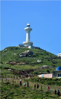 섬에서 섬으로 바다를 건너가다