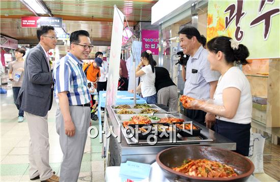 [포토]노희용 광주시 동구청장, 사회적기업 한마당 행사 개최