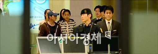 [포토]입국하는 아시아나 사고기 승무원들