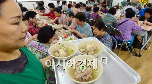 [포토]삼계탕 드시고 힘내세요~